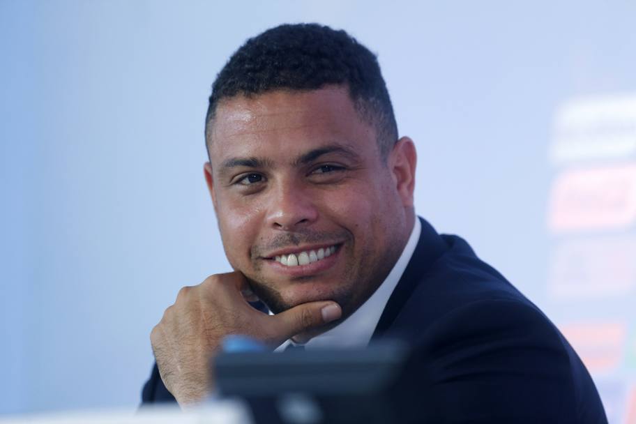 Ronaldo membro del comitato organizzativo dei Campionati mondiali 2014, a Rio de Janeiro (Reuters)